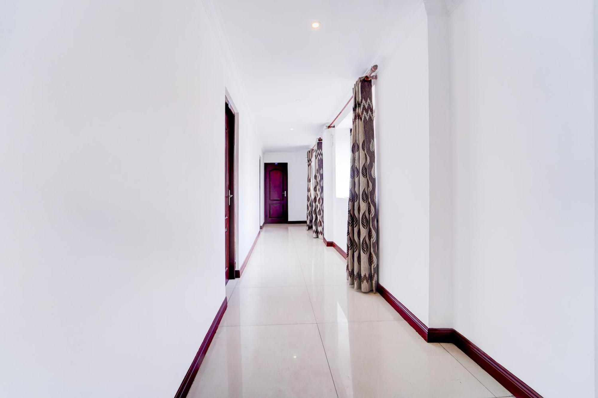 Super Hotel O Dh Road Ernakulam Kochi Exterior photo