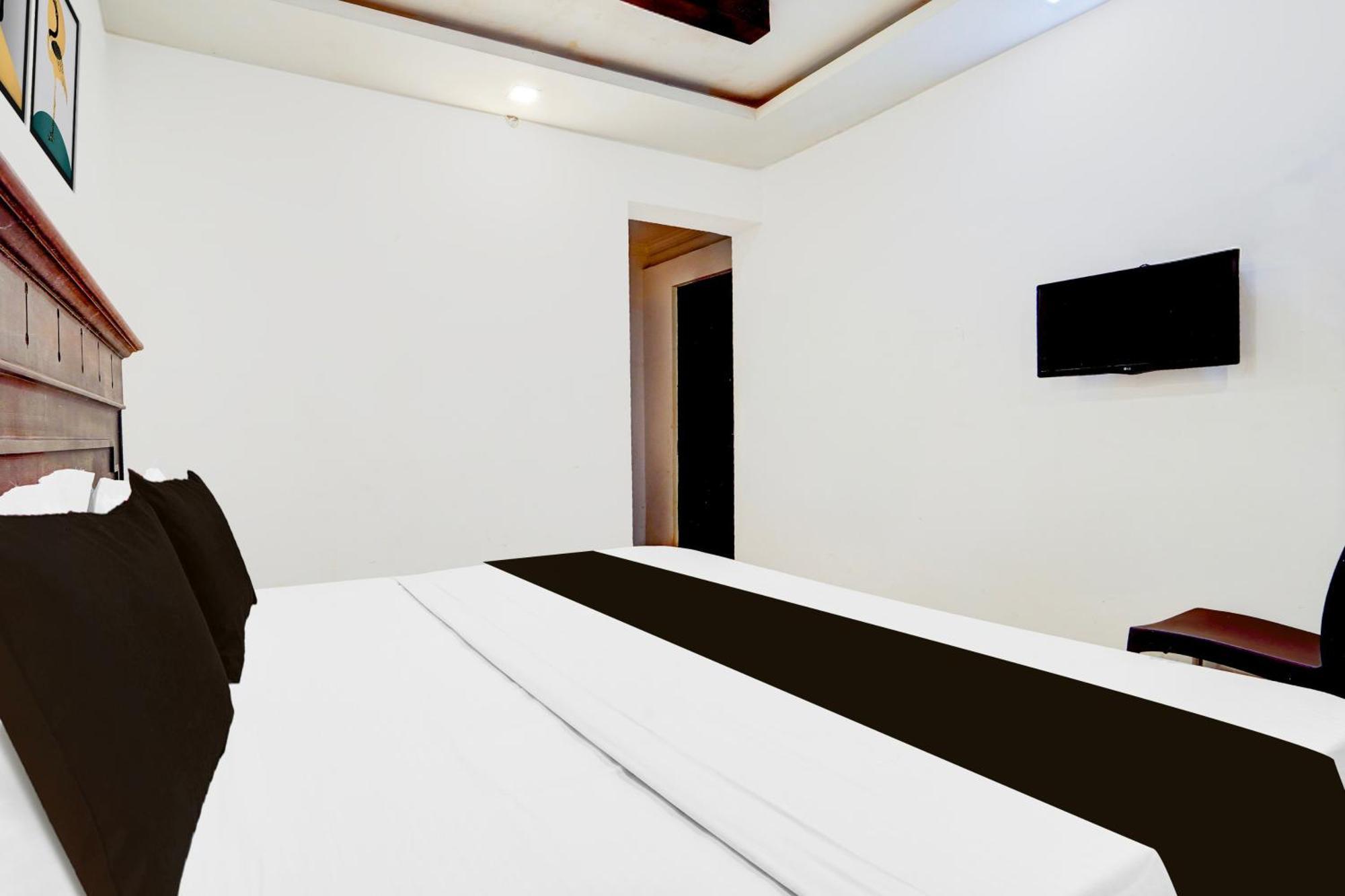 Super Hotel O Dh Road Ernakulam Kochi Exterior photo